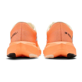 Tênis New Balance FuelCell Rebel V4 - Laranja